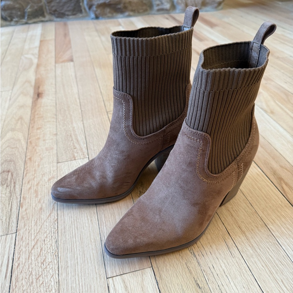 Worn once! Brown boots with soft stretchy upper for easy slip on/off, size 7.5.